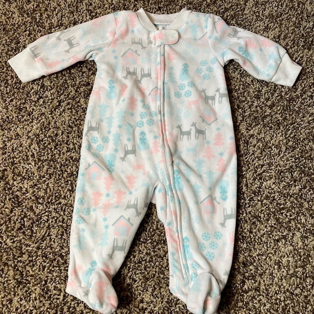 🐶🐶Carters 3 months pink and blue reindeer pajamas🐶🐶